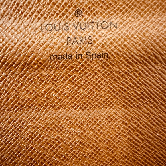 Louis Vuitton Brown Monogram Sarah long bifold wallet this is Labeled feature - Picture 14 of 15